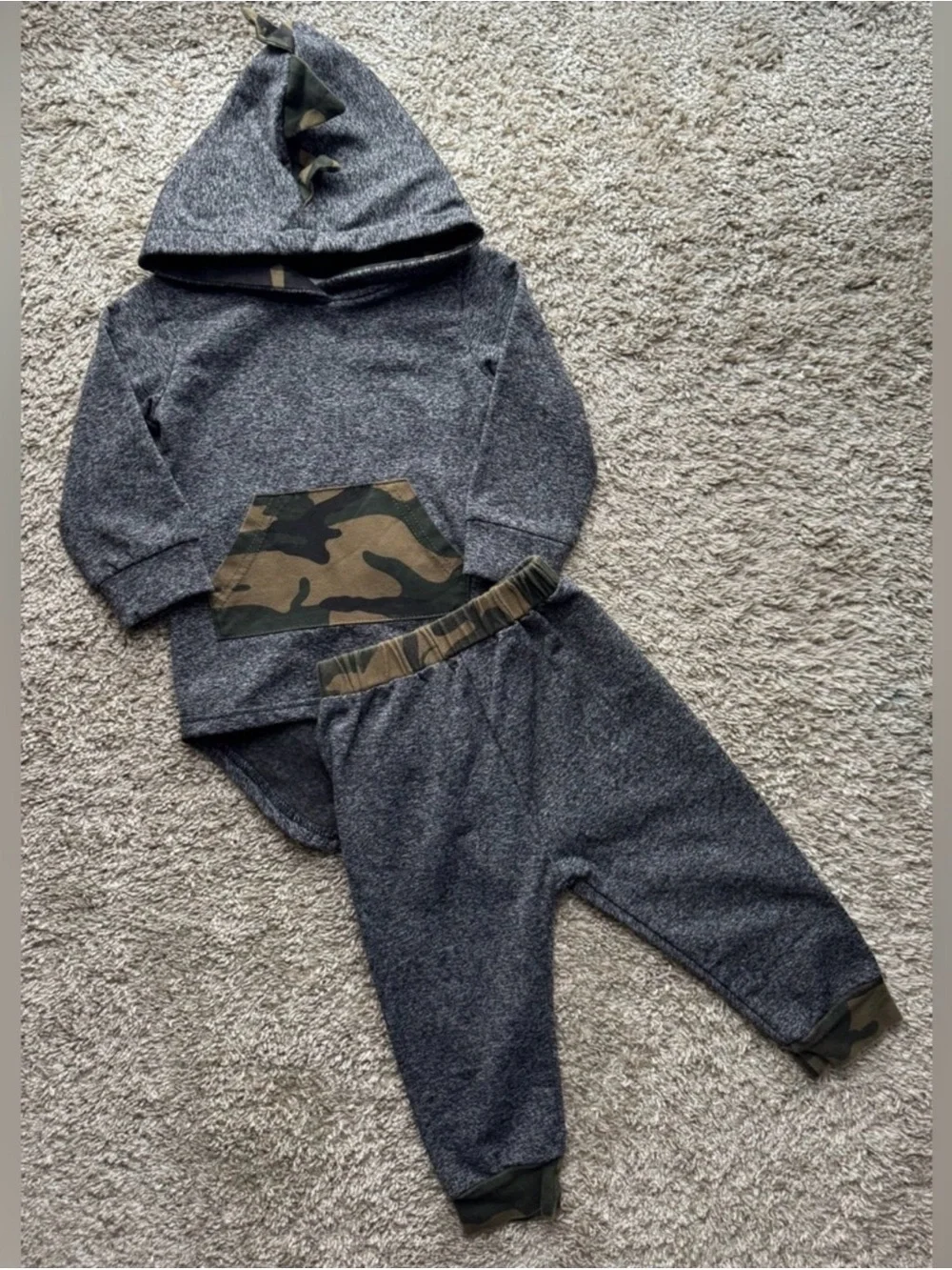 Toddler Boys Dinosaur Camo Hoodie & Jogger Pants Set Size 12-18M